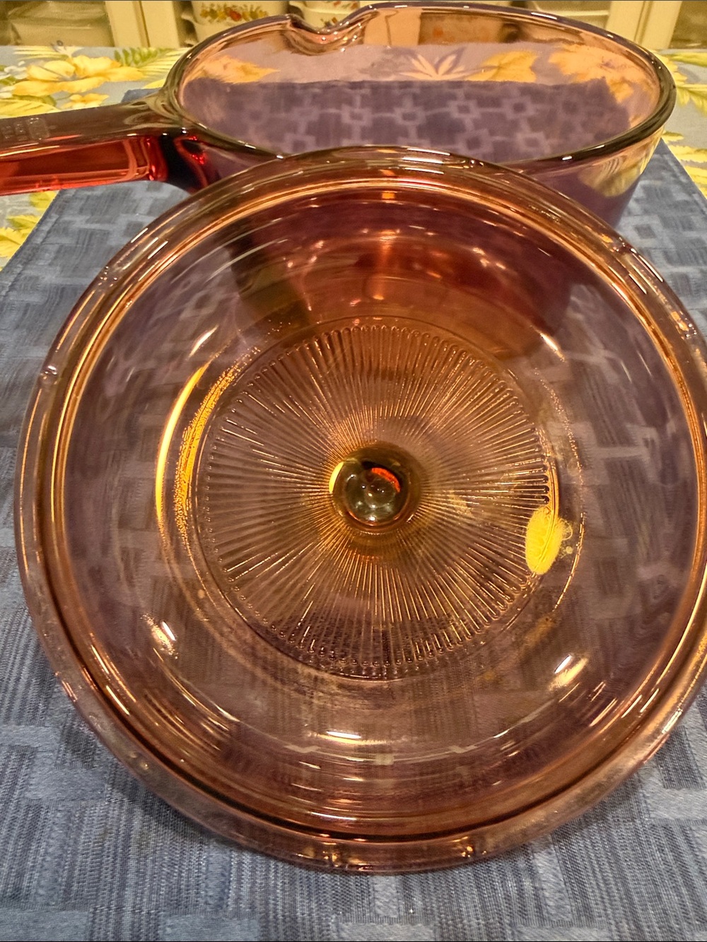 Pyrex Cranberry Glass Vision Saucepan 1 Liter with Lid - Picture 6 of 10